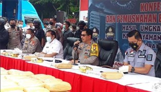 Polda Metro Jaya Amankan Ratusan Kilogram Sabu dari 8 Orang Bandar Asal Riau & Aceh